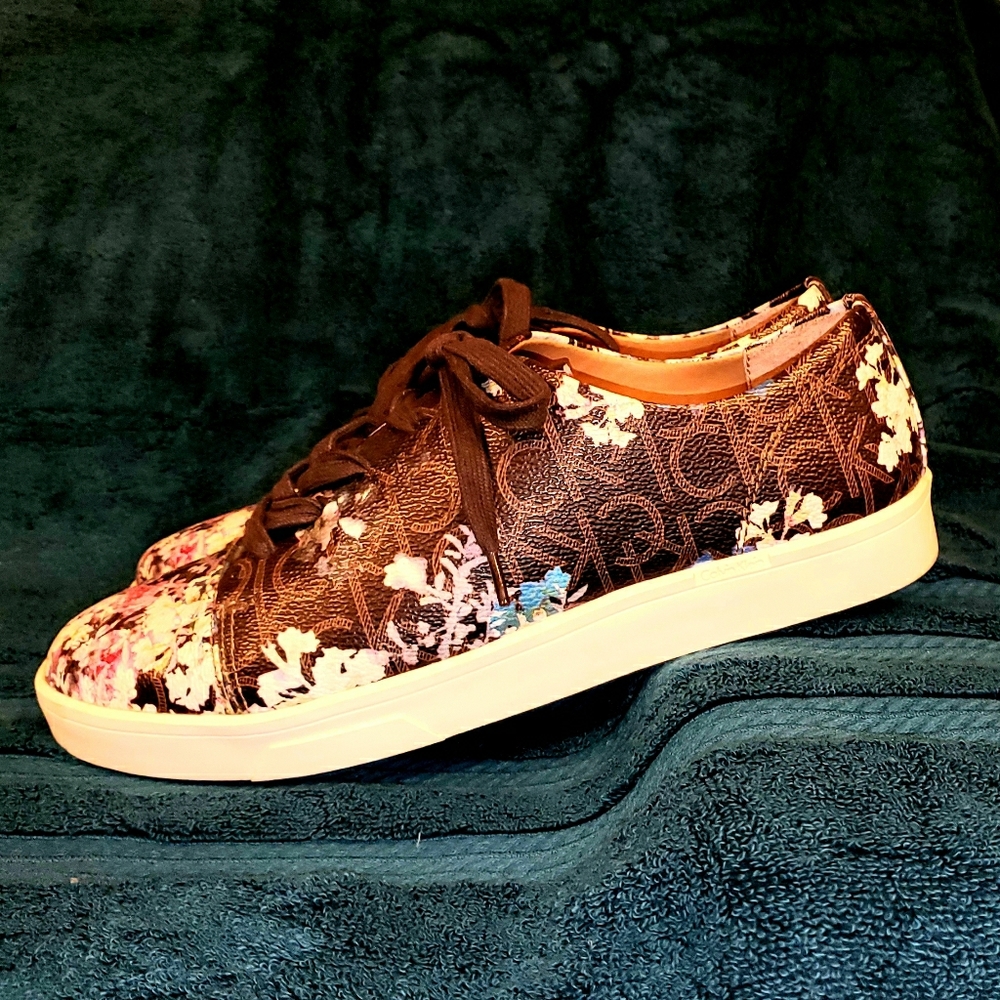 Calvin Klein Imilia Floral Print Sneakers